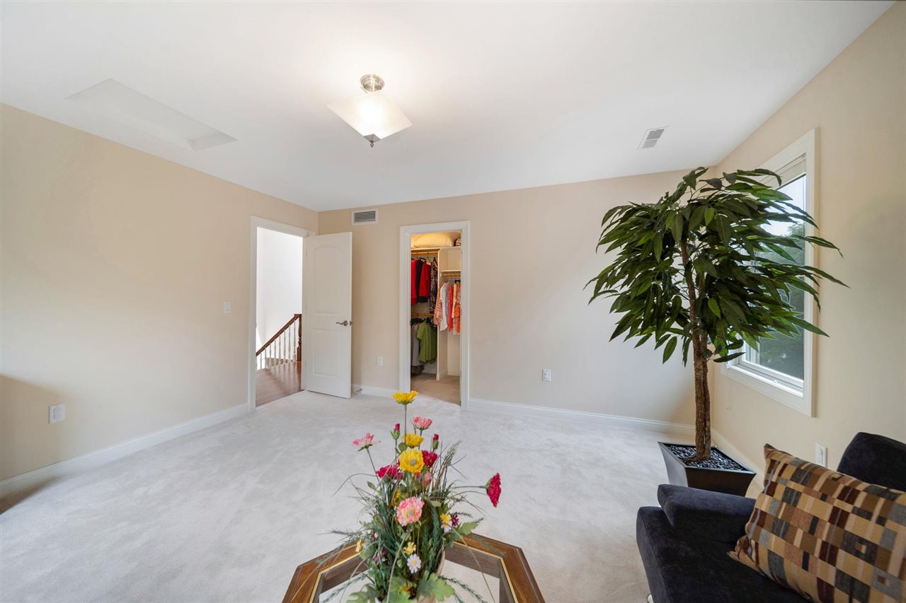 119 Richards Street Iowa City IA 52246