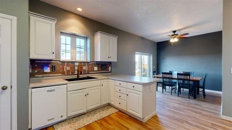 60 Goldfinch Circle Iowa City IA 52245-4120