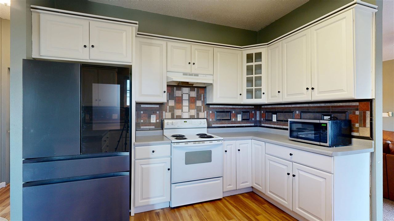 60 Goldfinch Circle Iowa City IA 52245-4120