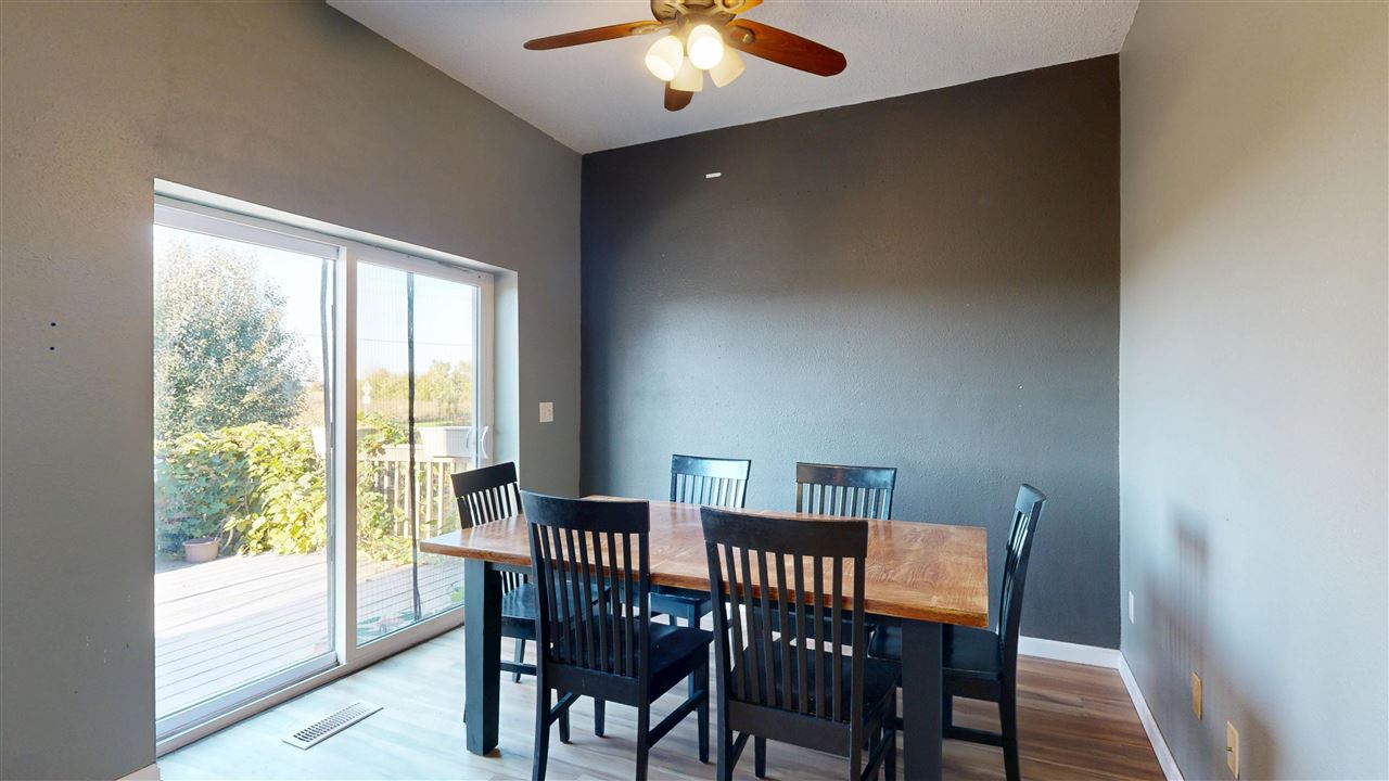 60 Goldfinch Circle Iowa City IA 52245-4120
