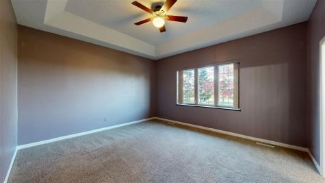 60 Goldfinch Circle Iowa City IA 52245-4120