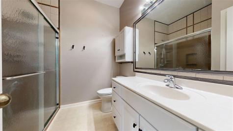 60 Goldfinch Circle Iowa City IA 52245-4120