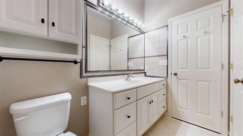 60 Goldfinch Circle Iowa City IA 52245-4120