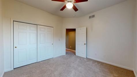 60 Goldfinch Circle Iowa City IA 52245-4120