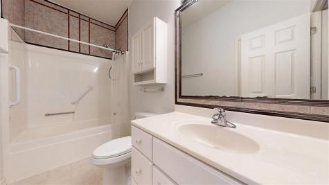 60 Goldfinch Circle Iowa City IA 52245-4120