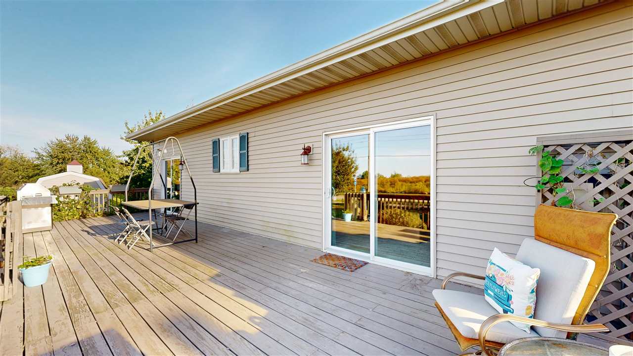 60 Goldfinch Circle Iowa City IA 52245-4120