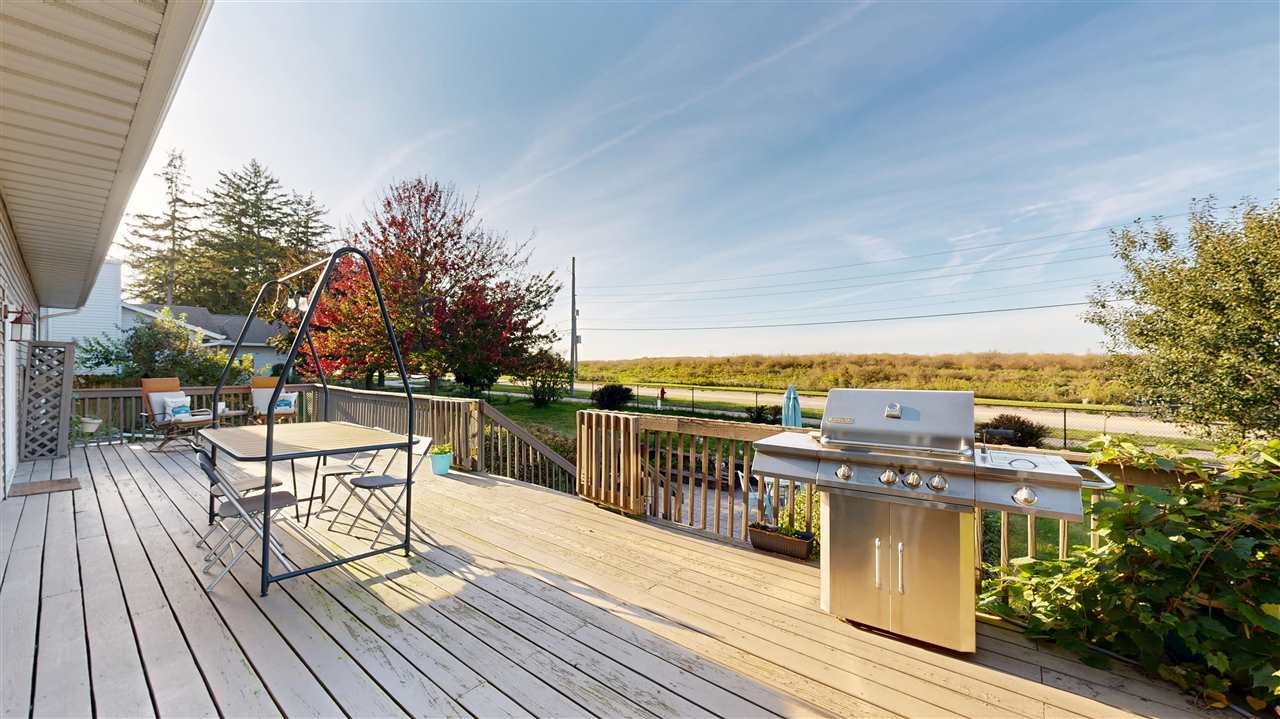 60 Goldfinch Circle Iowa City IA 52245-4120