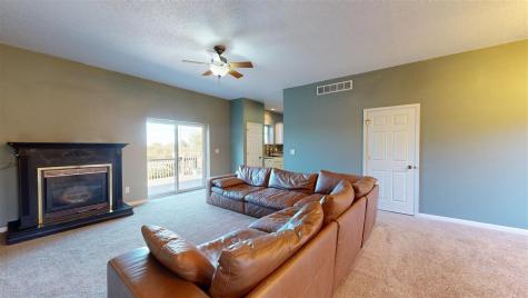 60 Goldfinch Circle Iowa City IA 52245-4120
