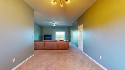 60 Goldfinch Circle Iowa City IA 52245-4120