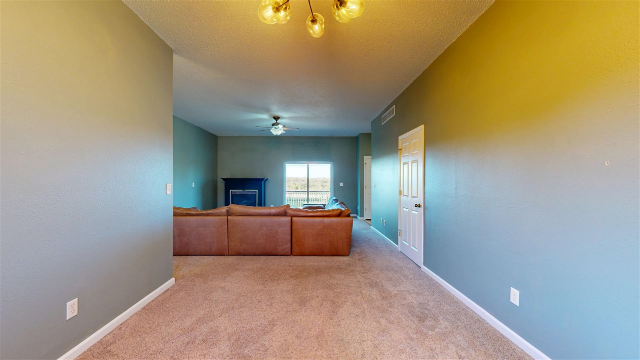60 Goldfinch Circle Iowa City IA 52245-4120
