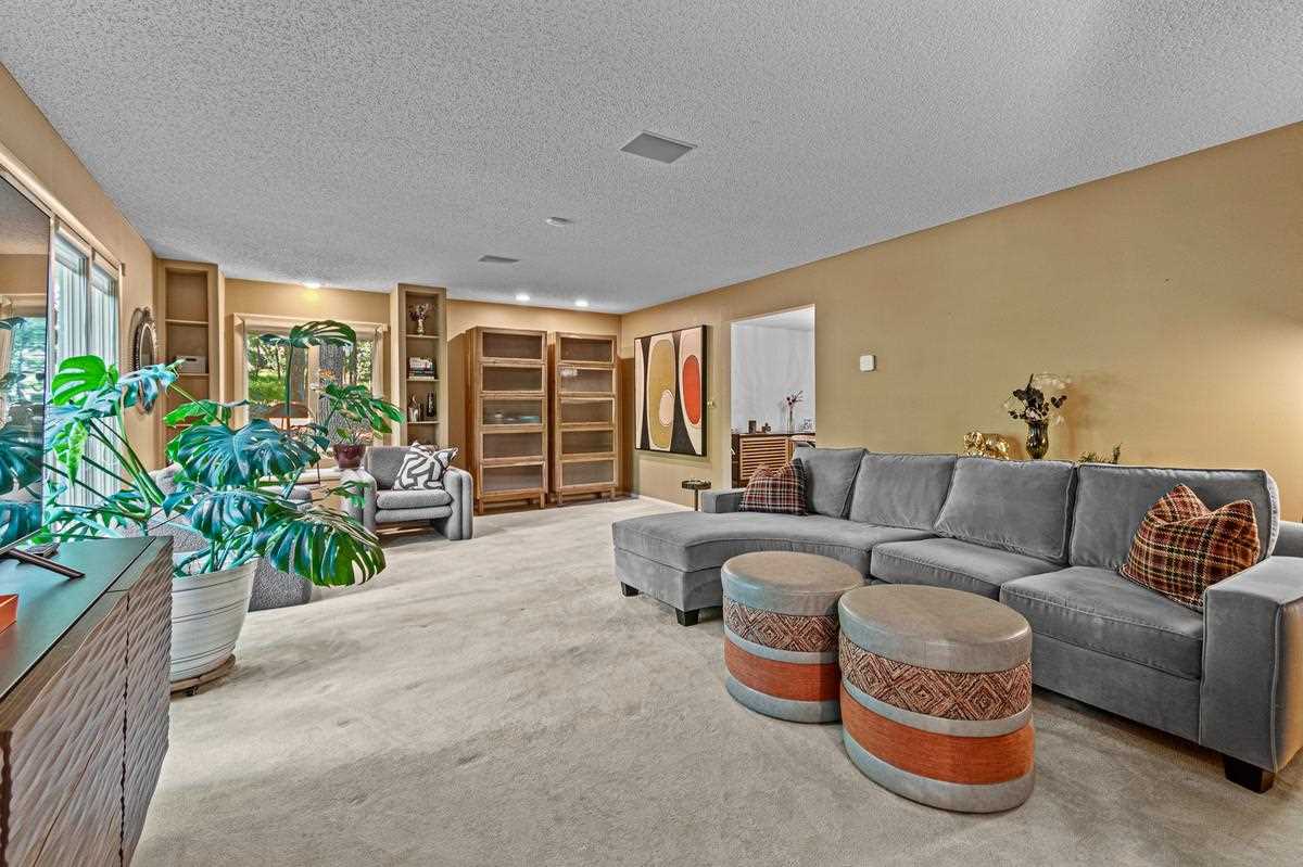 7 The Woods Iowa City IA 52240