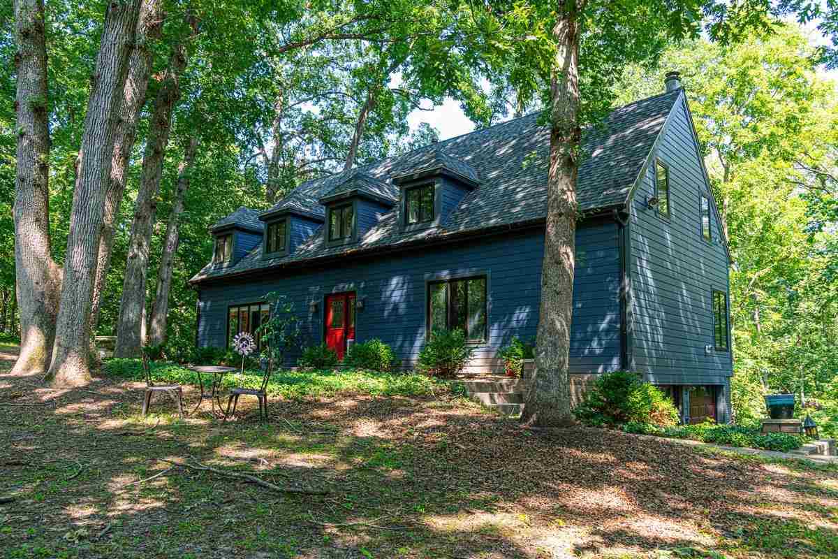 7 The Woods Iowa City IA 52240