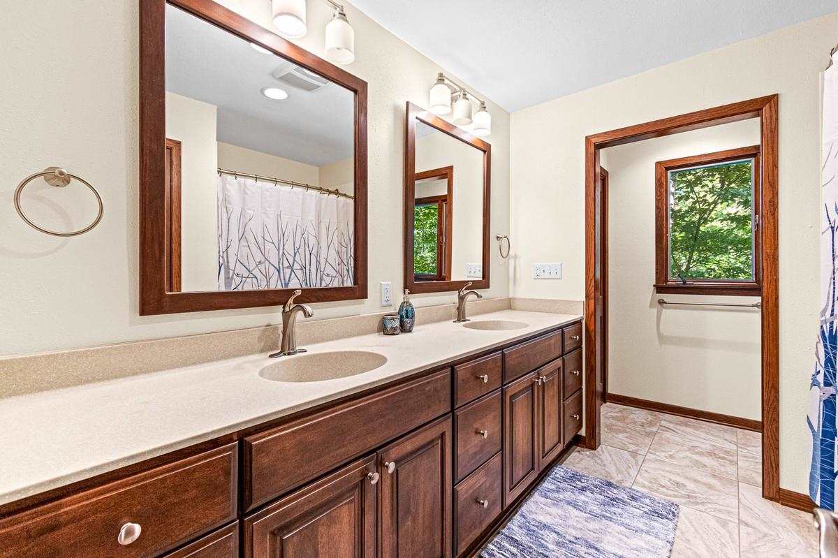 7 The Woods Iowa City IA 52240