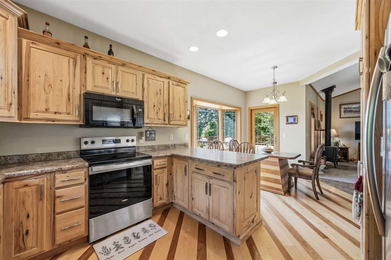 37754 390th Street Guttenberg IA 52052