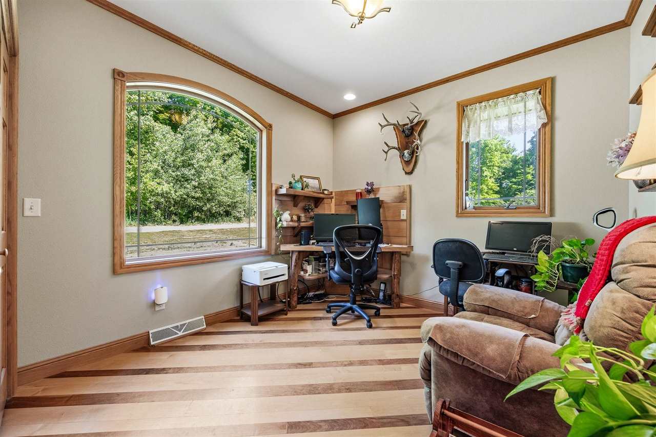 37754 390th Street Guttenberg IA 52052