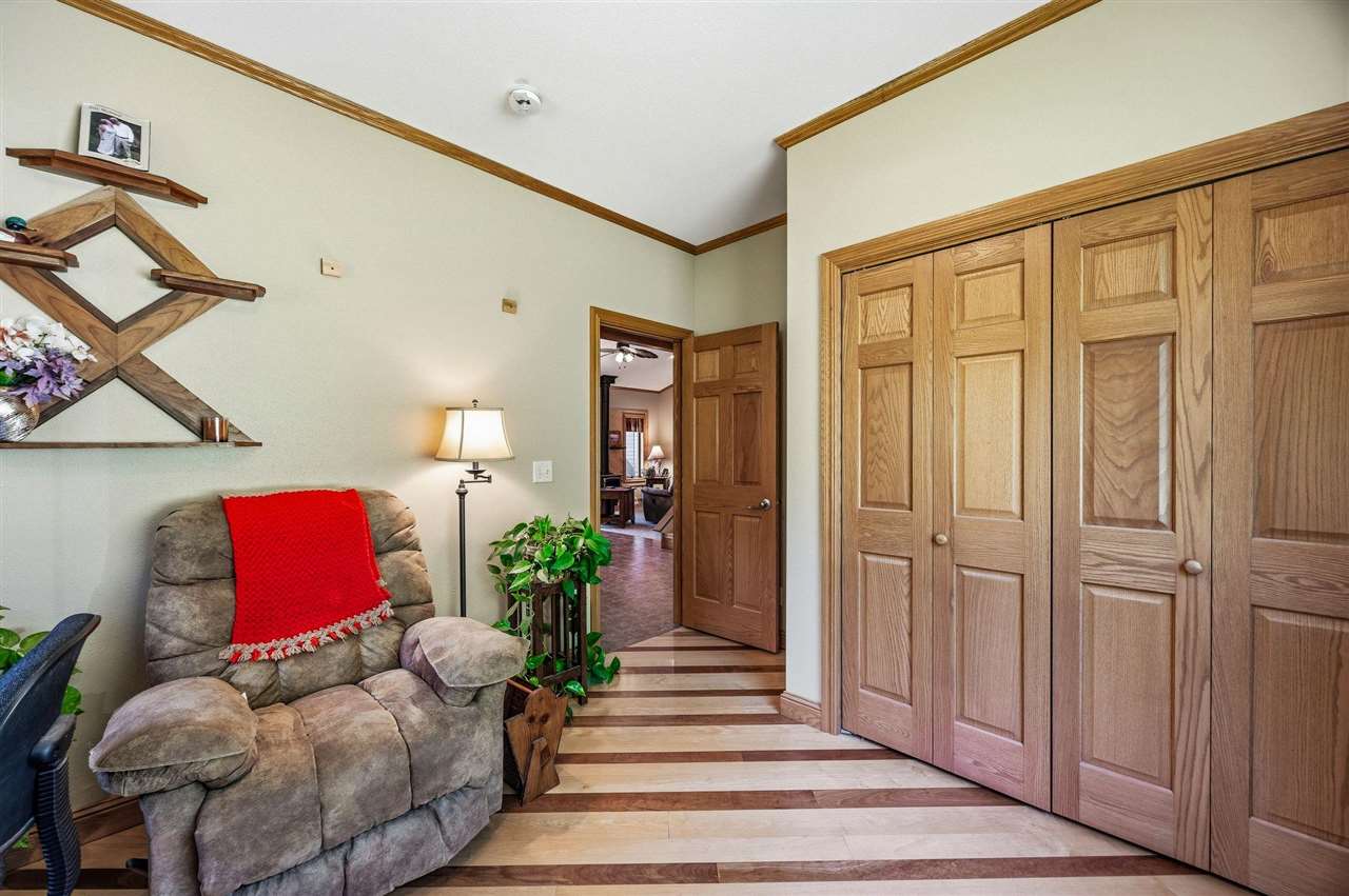 37754 390th Street Guttenberg IA 52052