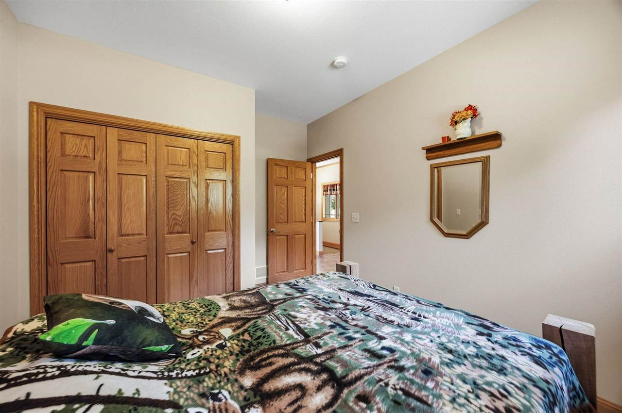 37754 390th Street Guttenberg IA 52052