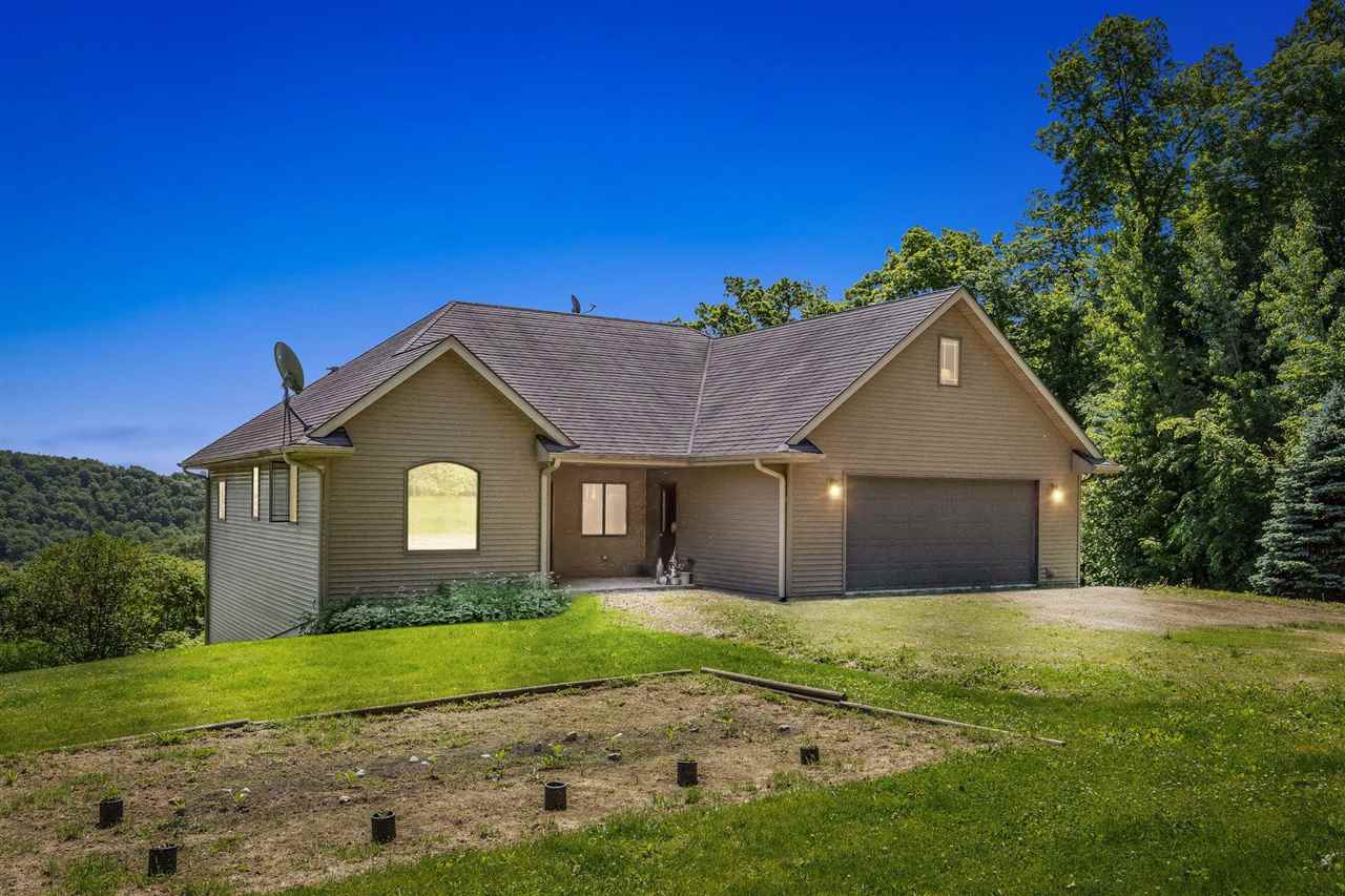37754 390th Street Guttenberg IA 52052