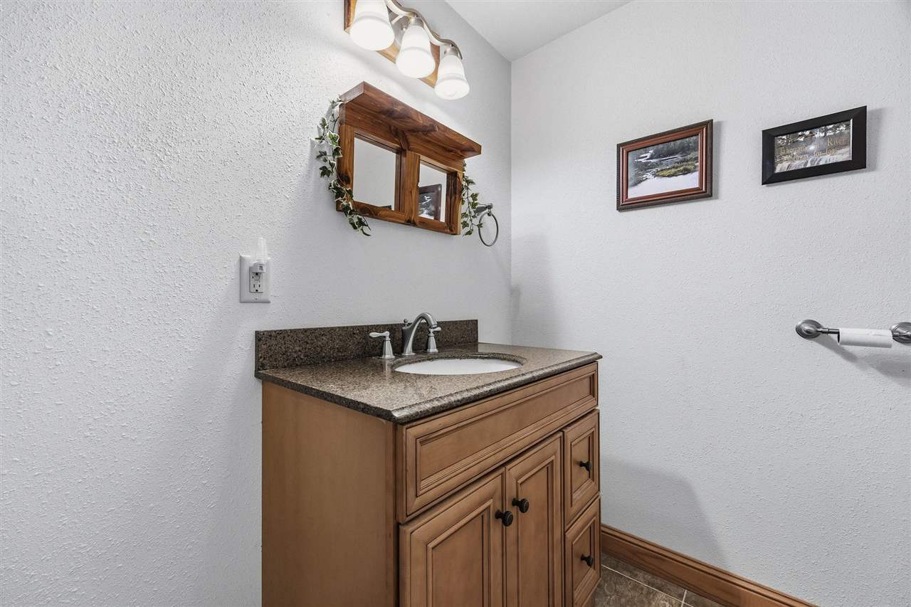 37754 390th Street Guttenberg IA 52052
