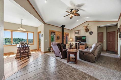 37754 390th Street Guttenberg IA 52052