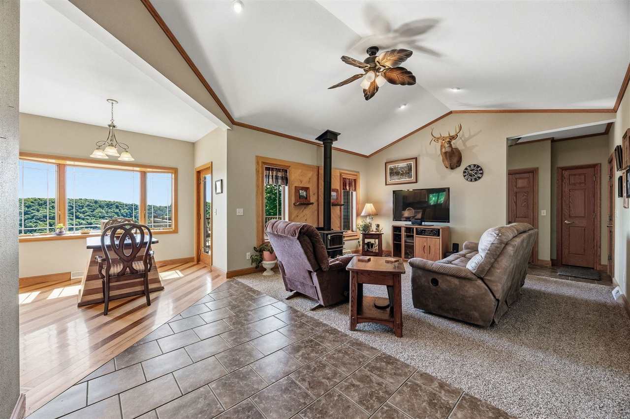 37754 390th Street Guttenberg IA 52052