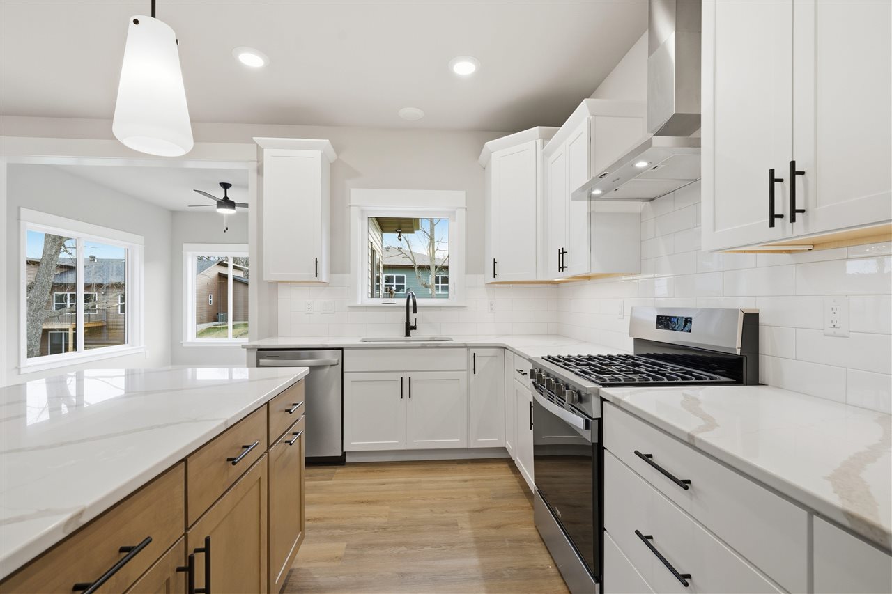 1311 E Gable Way Tiffin IA 52340