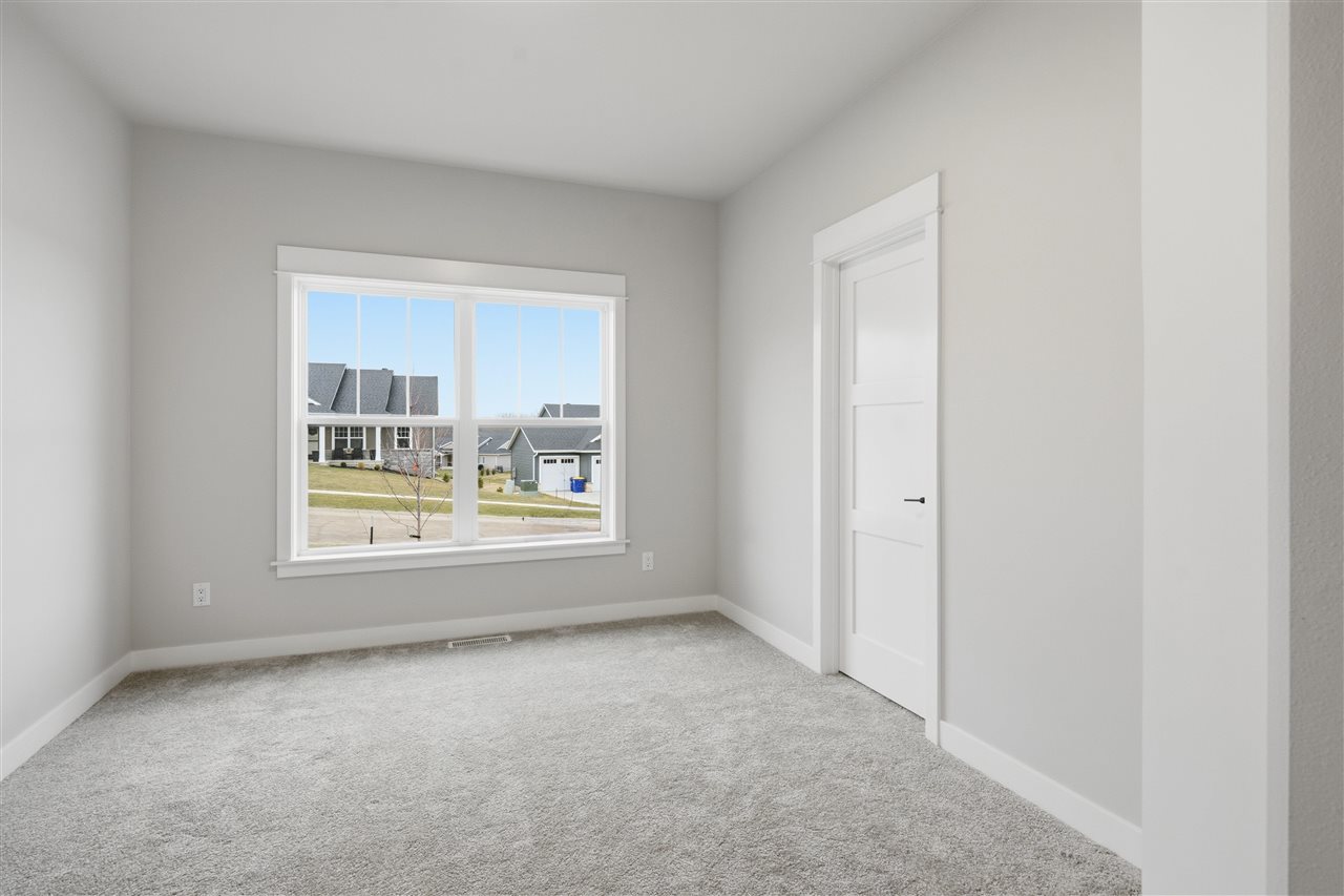 1311 E Gable Way Tiffin IA 52340