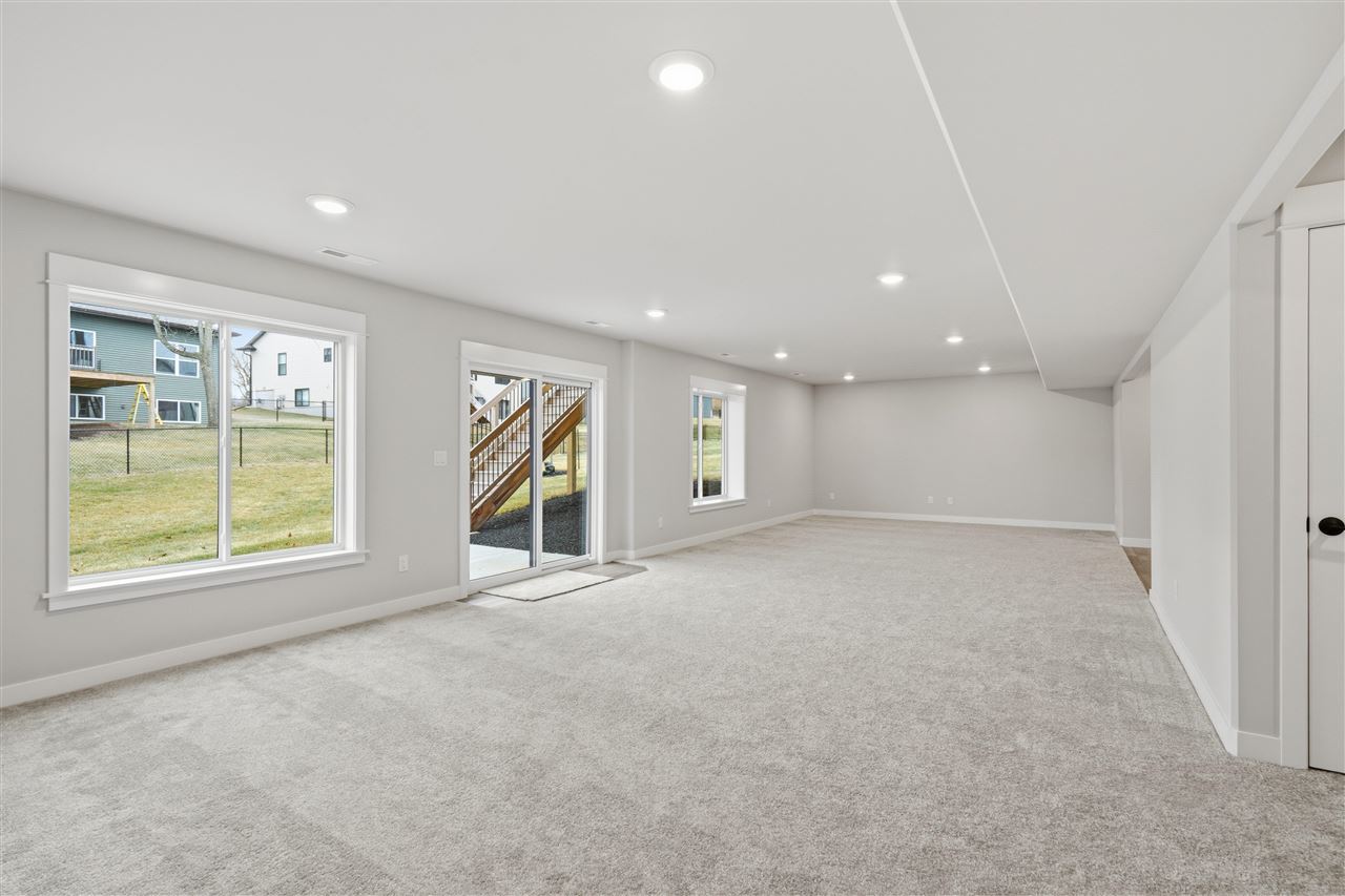 1311 E Gable Way Tiffin IA 52340