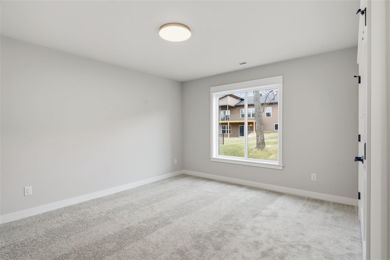 1311 E Gable Way Tiffin IA 52340