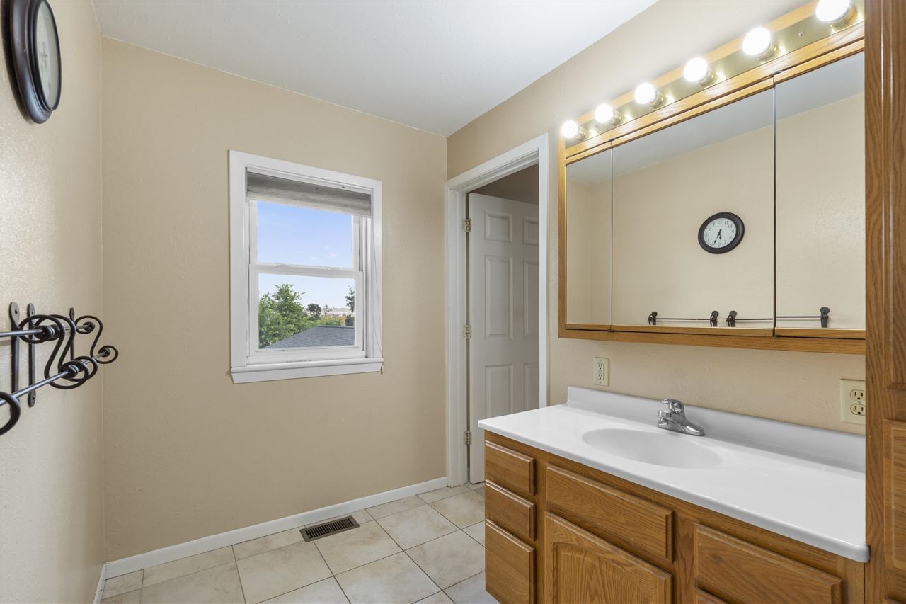 925 Reed Street Grinnell IA 50112