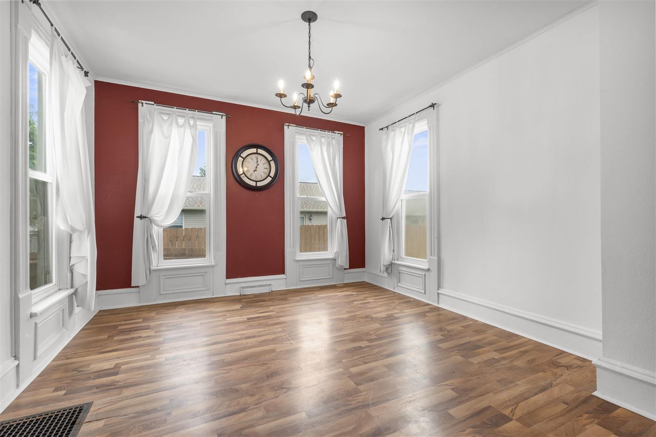 925 Reed Street Grinnell IA 50112