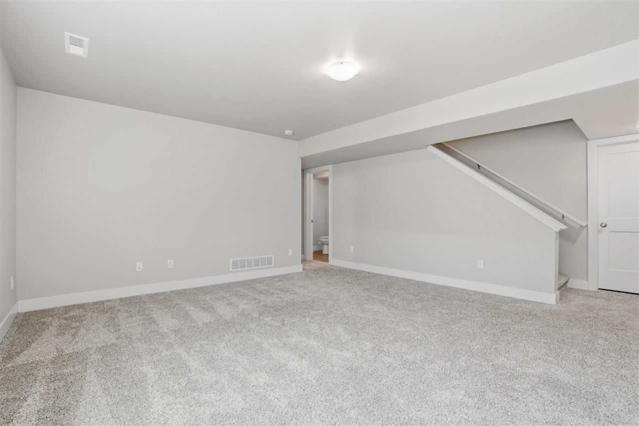 1127 Mary Lane North Liberty IA 52317