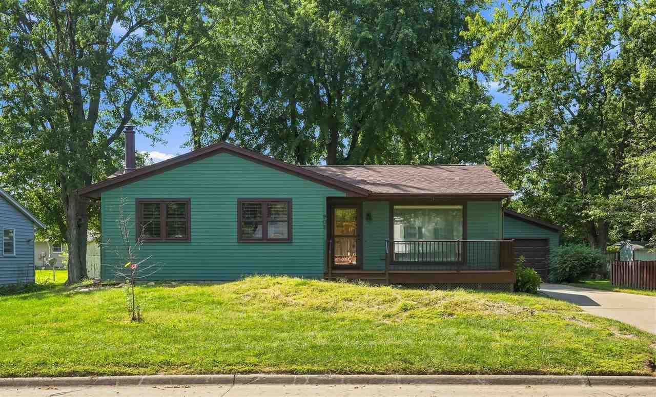 905 Paradise Drive Washington IA 52353