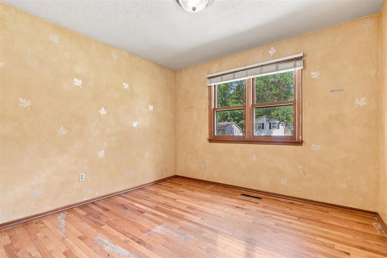 905 Paradise Drive Washington IA 52353