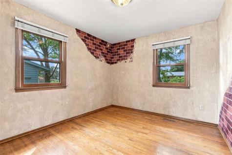 905 Paradise Drive Washington IA 52353