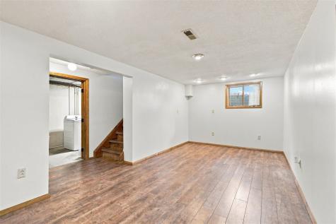 905 Paradise Drive Washington IA 52353