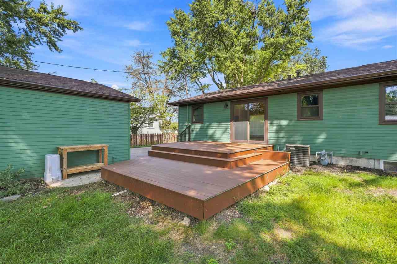 905 Paradise Drive Washington IA 52353