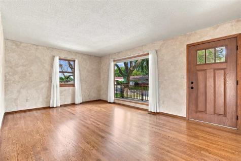 905 Paradise Drive Washington IA 52353