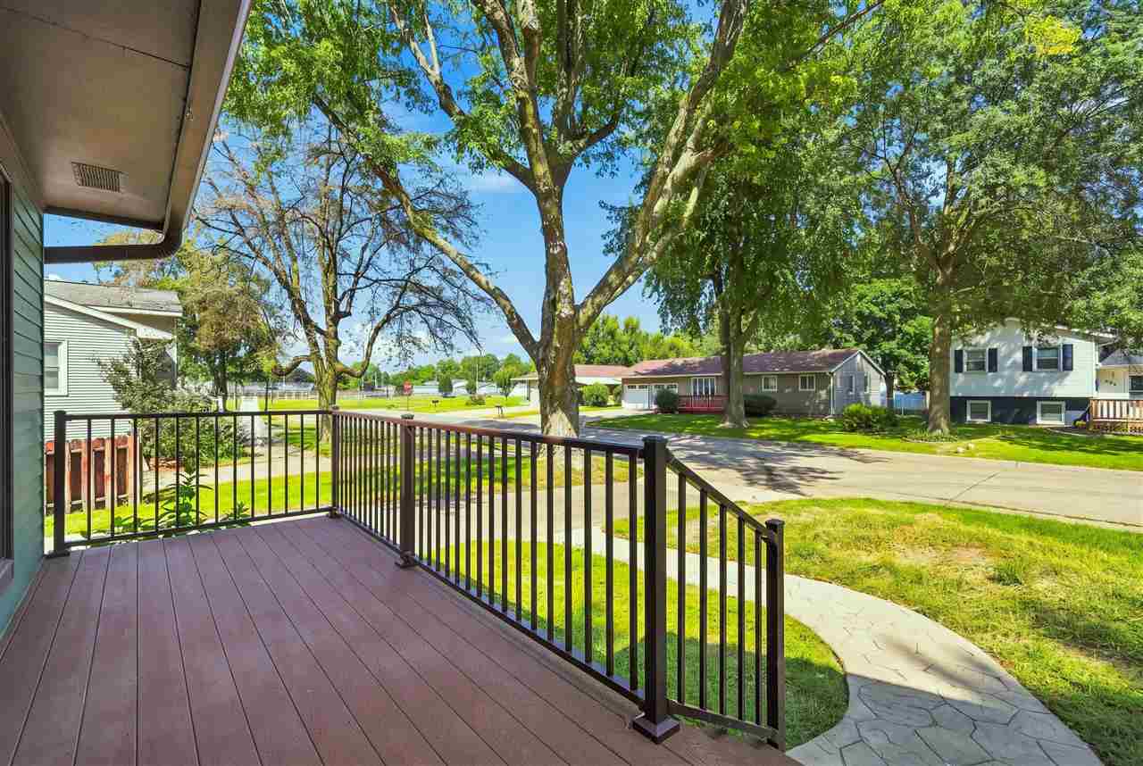 905 Paradise Drive Washington IA 52353