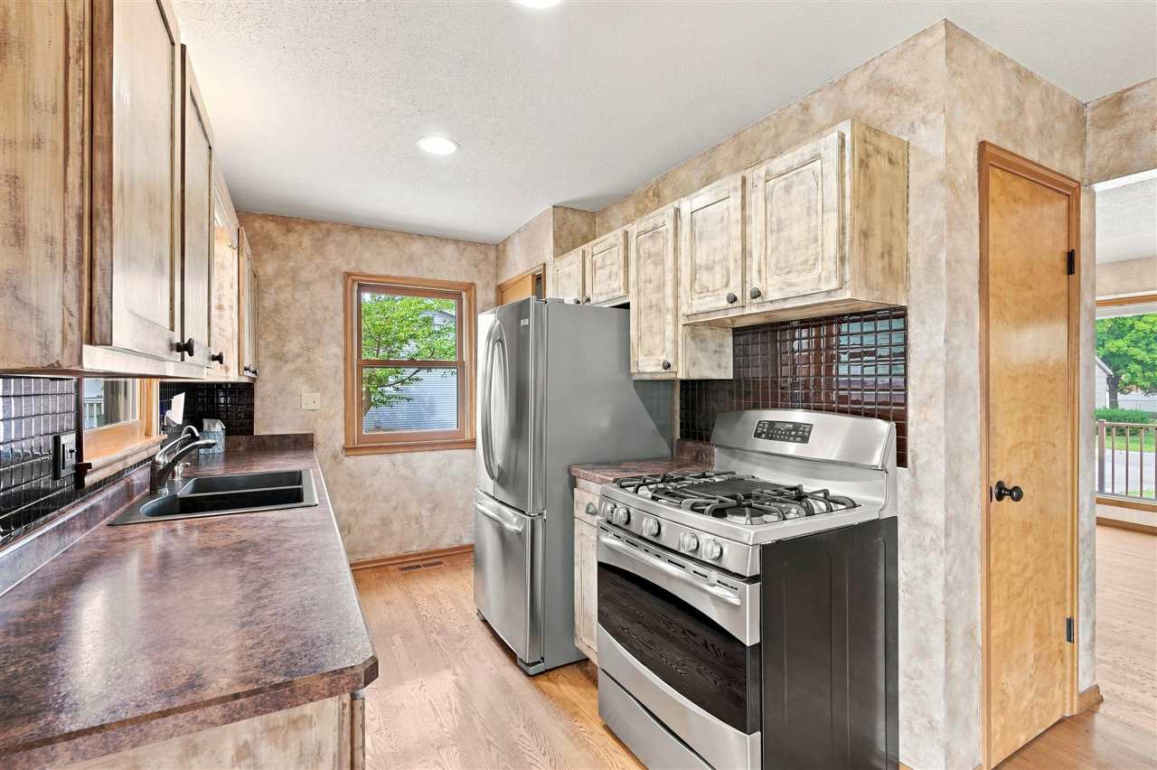 905 Paradise Drive Washington IA 52353
