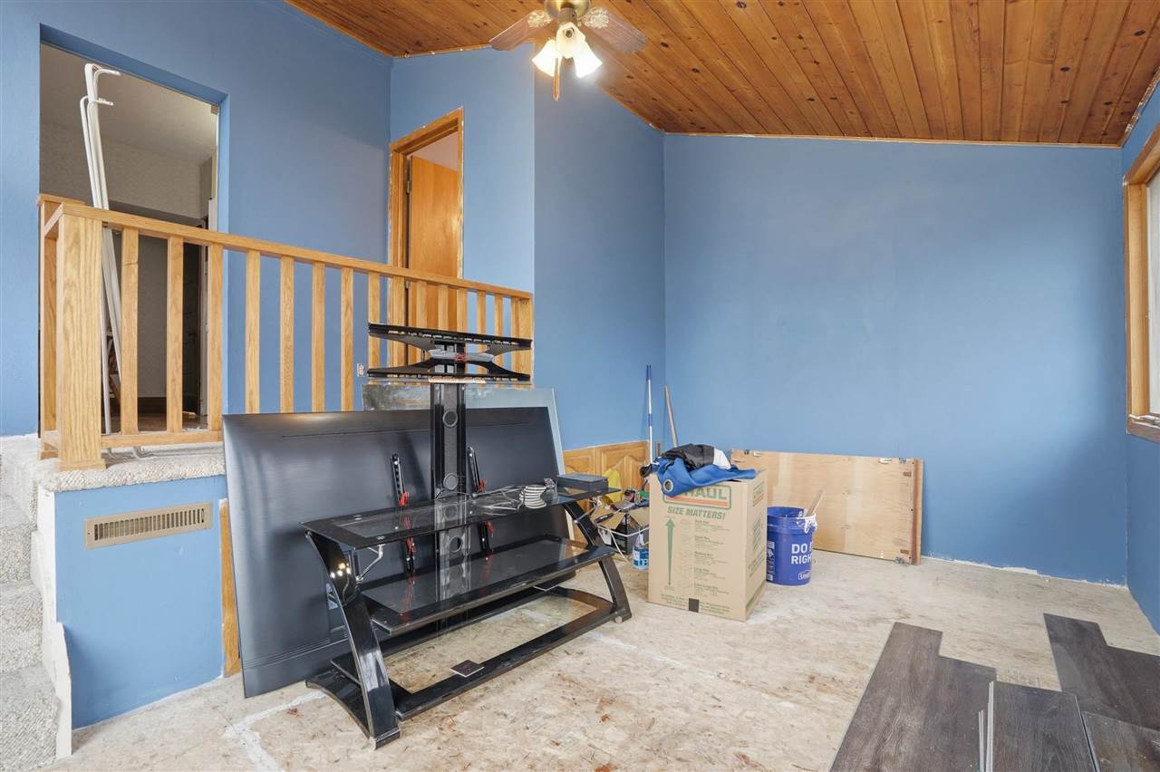 315 E Jackson Street Washington IA 52353