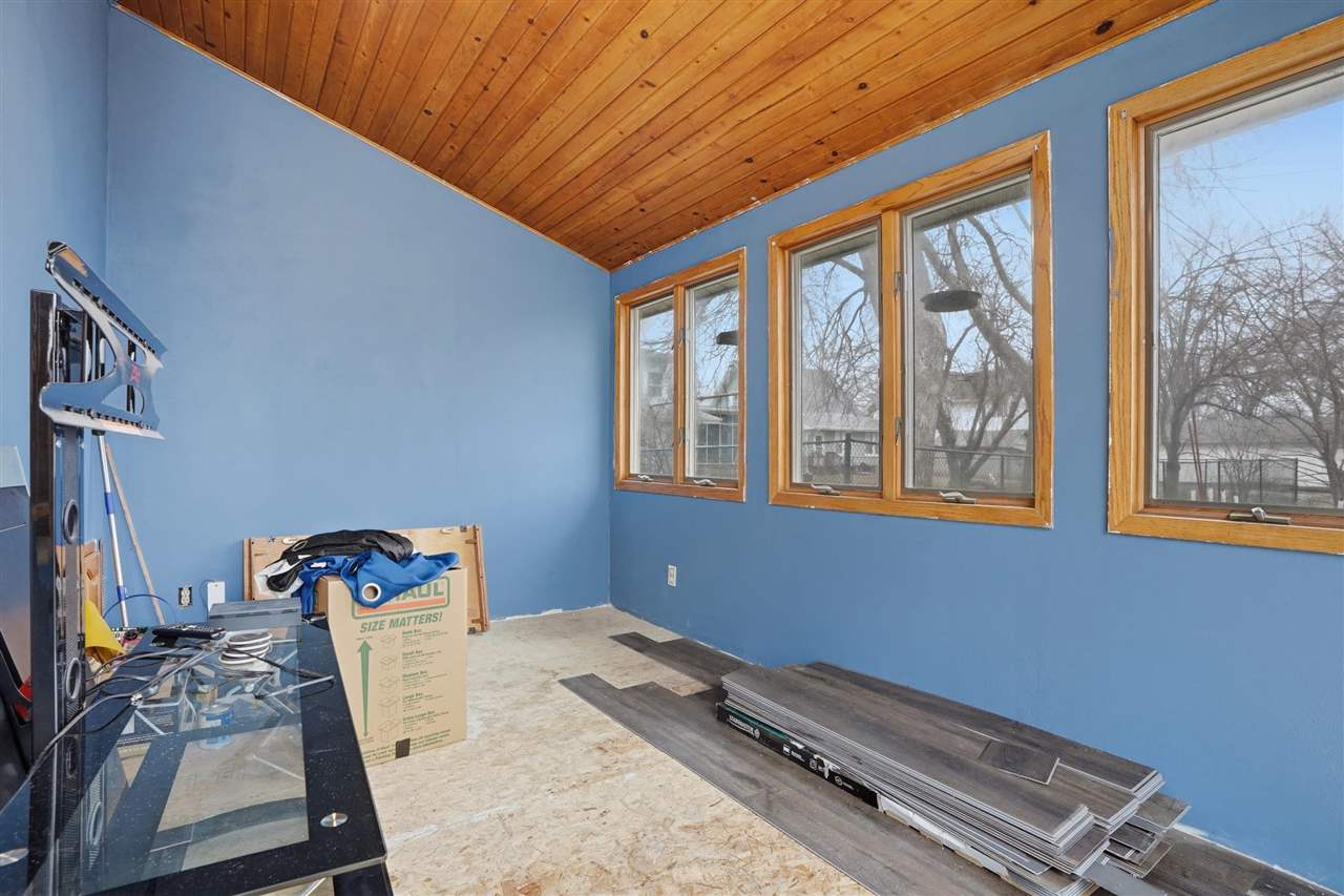 315 E Jackson Street Washington IA 52353