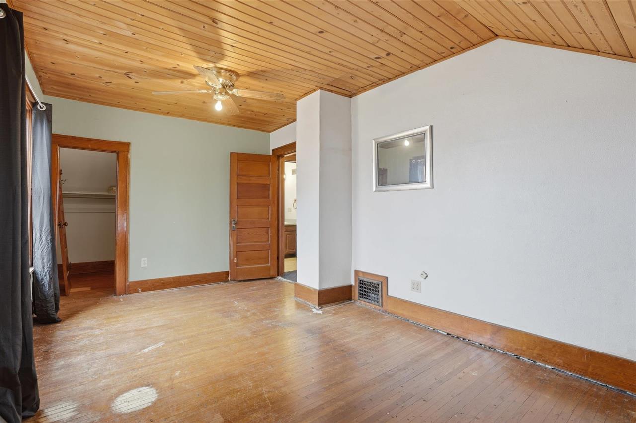 315 E Jackson Street Washington IA 52353