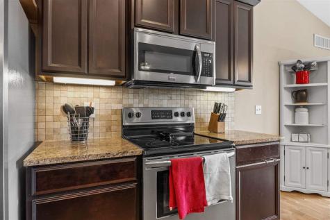 542 Rolling Hills Drive Tiffin IA 52340