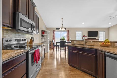542 Rolling Hills Drive Tiffin IA 52340