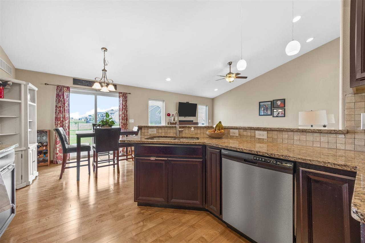 542 Rolling Hills Drive Tiffin IA 52340