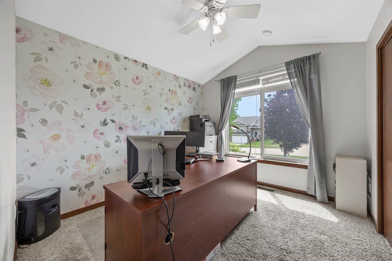 542 Rolling Hills Drive Tiffin IA 52340