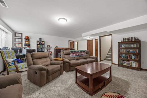 542 Rolling Hills Drive Tiffin IA 52340