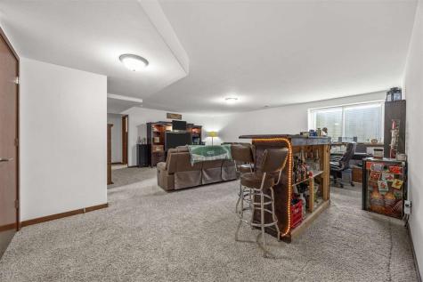 542 Rolling Hills Drive Tiffin IA 52340