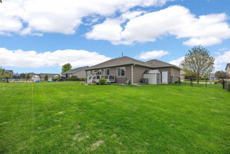 542 Rolling Hills Drive Tiffin IA 52340
